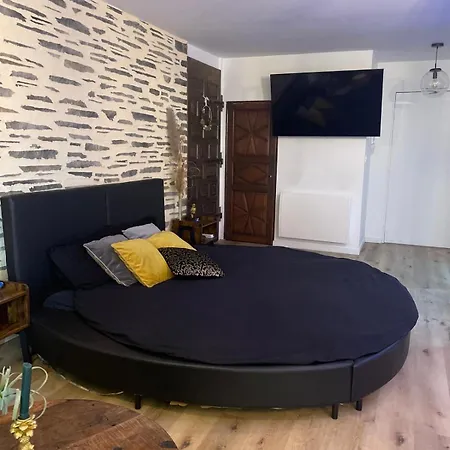 Luxury Love & Spa Apartment